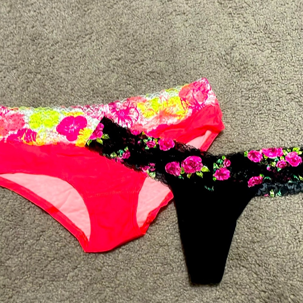 NWT Victoria’s Secret pink panties L
